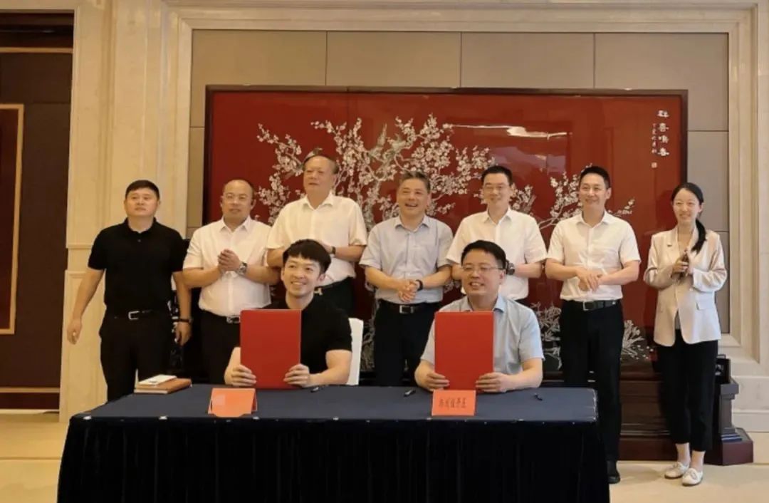 總投資50億元！由集團(tuán)精準(zhǔn)推介的駿馳通高端柔性新材料項(xiàng)目在江蘇揚(yáng)州開(kāi)工建設(shè)！